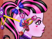 Play Monster Ear Paramedic
