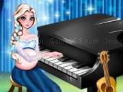 Play Pregnant Elsa Piano Performance