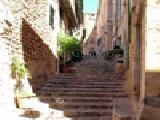 Play Jigsaw: narrow street