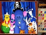 Play Pooh halloween online coloring page
