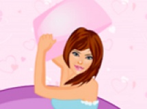 Play Pajamas pillow fight dress up