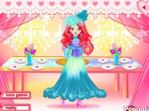Play Princess dinner dress up