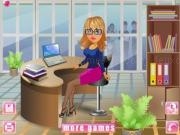 Jugar a Laila office worker