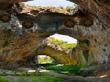 Play Mysterious cave forest escape