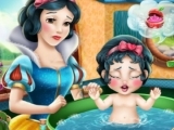 Play Snow white baby wash